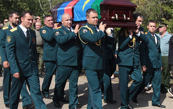 Suikast kurbanı Zaharçenko toprağa verildi