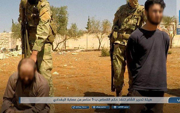 HTŞ İdlib'te 5 IŞİD militanını açık alanda kurşuna dizerek öldürdü