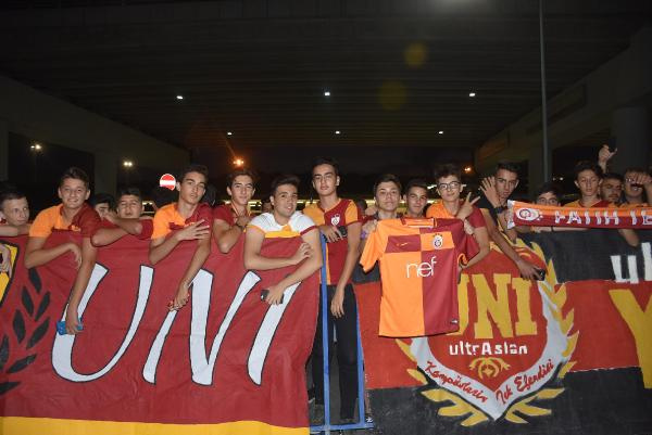 Galatasaray’a İzmir'de coşkulu karşılama
