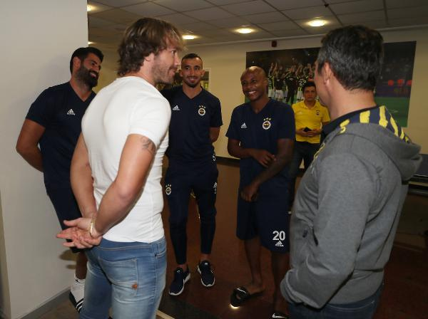 Diego Lugano Fenerbahçe'yi neden ziyarete geldiğini anlattı