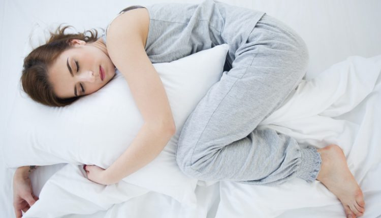 Hangi pozisyonda uyumalıyım en zararlı uyuma şekli hangisi?