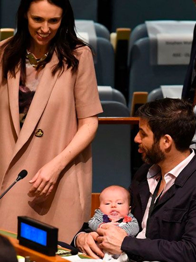 Başbakan BM toplantısına bebeğiyle geldi! Genel kurulda yeri hazır