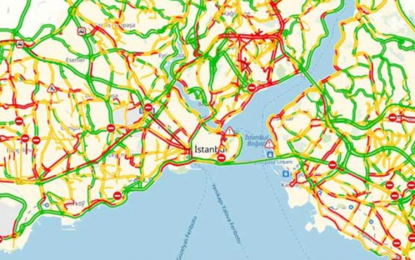 Yola çıkacaklar dikkat: İstanbul'da trafik kilit!