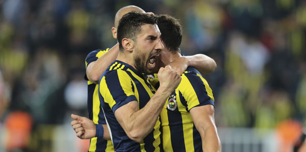 Fenerbahçe'de flaş karar! 5 isimle yollar ayrılıyor