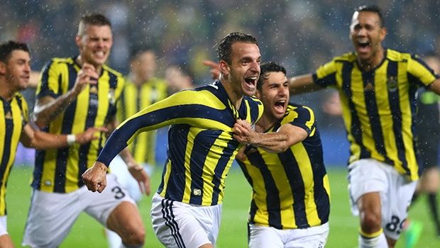 Fenerbahçe'de flaş karar! 5 isimle yollar ayrılıyor