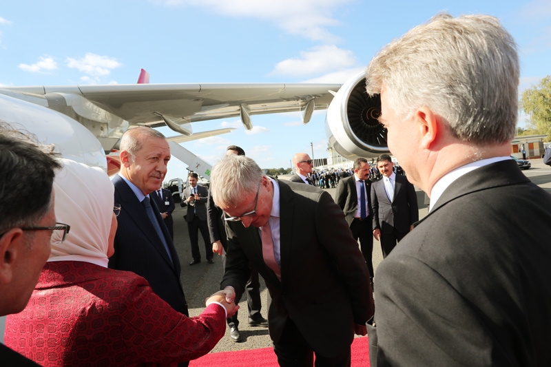 Gözler Erdoğan'ın ziyaretinde! Almanya'da böyle karşılandı