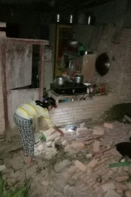 Endonezya'da 7,5 büyüklüğünde deprem