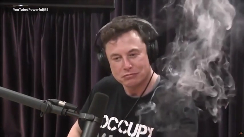 Elon Musk Youtube canlı yayınında marihuana (esrar) içti o görüntüler