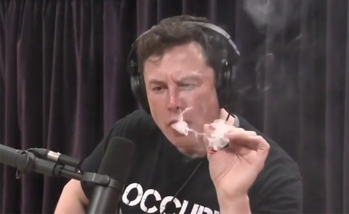 Elon Musk Youtube canlı yayınında marihuana (esrar) içti o görüntüler