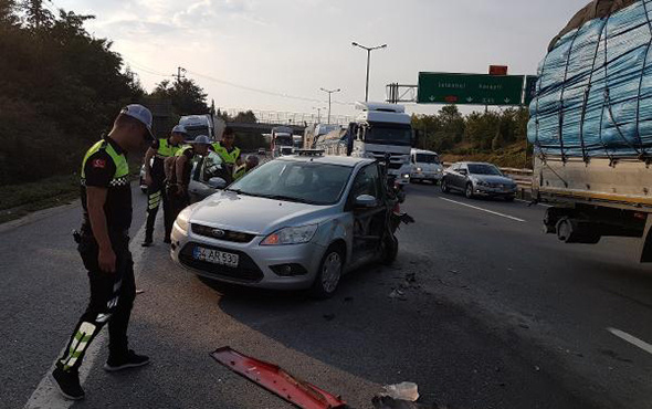 TIR ile otomobil çarpıştı: 2 polis yaralandı!