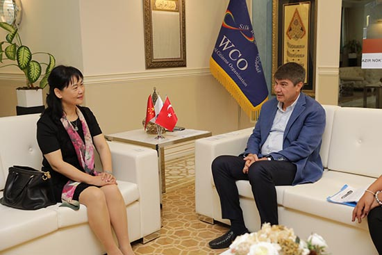 Çinli kardeş şehir heyeti Başkan Türel’i ziyaret etti 