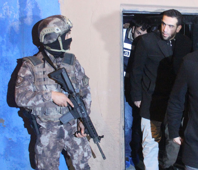 Terör örgütü HTŞ'ye şafak operasyonu! 300 polis katıldı 