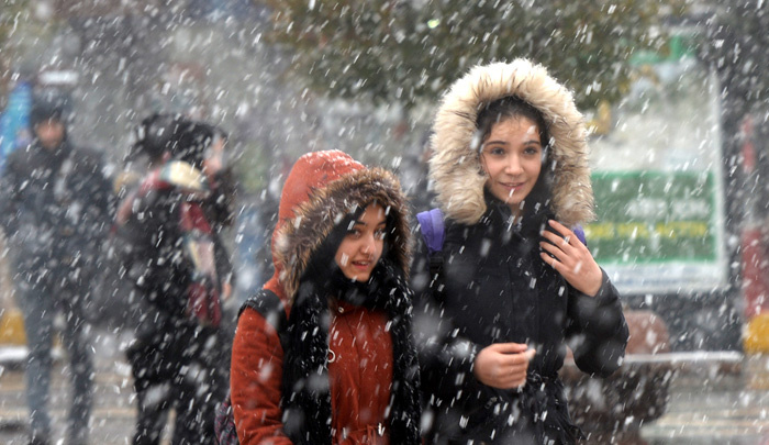 Yarın kar yağışı geliyor asıl çarşamba günü etkili olacak meteoroloji açıkladı