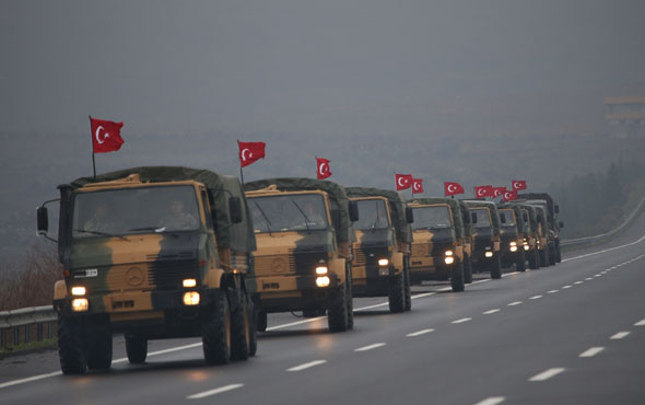 Türk bayraklı mühimmat konvoyu! Suriye sınırına giderken görüntülendi