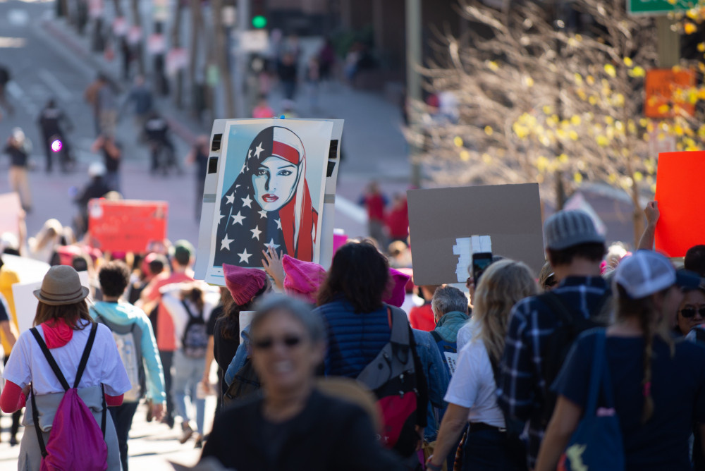 ABD'de binlerce kadın Trump hükümetini protesto etti 