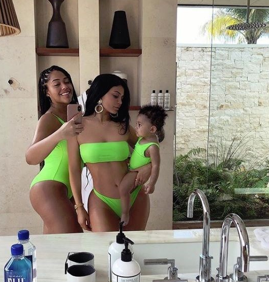 Kylie Jenner'ın bikinili fotoğraflarına eleştiri yağmuru