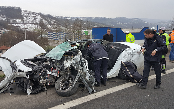 Lastiği patlayan TIR dehşet saçtı: Ölü ve yaralılar var!