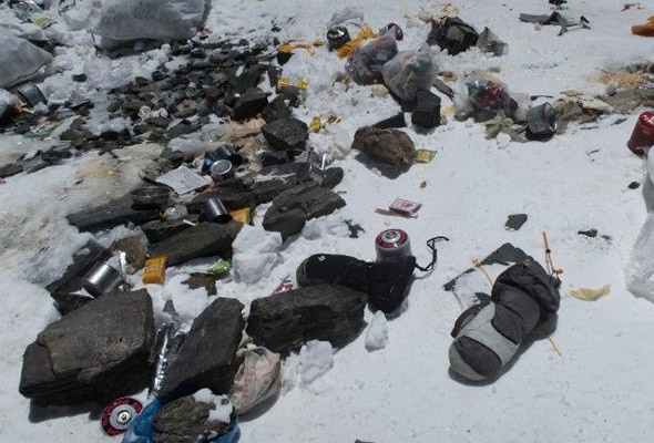 Everest'i çöp bastı Çin harekete geçti bundan sonra 300 kişi ziyaret edecek