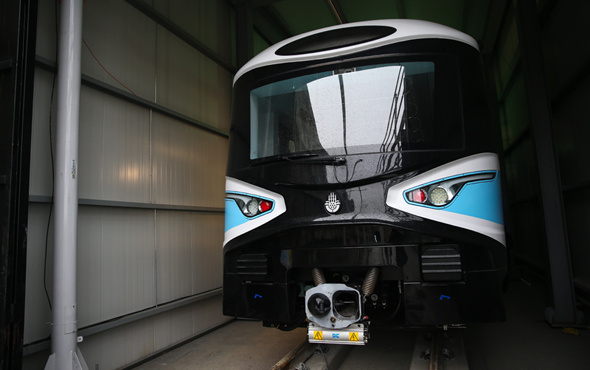  Kabataş-Mahmutbey metrosuna ilk araç indirildi