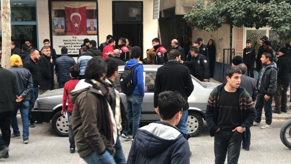 Muhtar kavgasında silahlar konuştu: Mahalle karıştı!