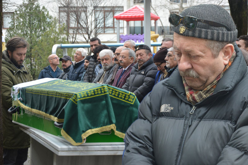 Erkan Can'ın en zor günü! Ağabeyini son yolculuğuna uğurladı