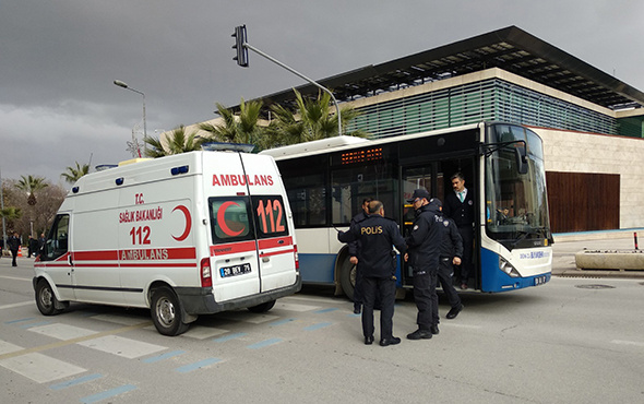 Yolun karşısına geçerken otobüs çarptı!