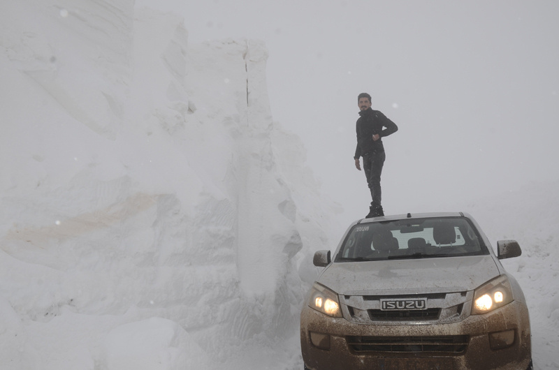 Kato Dağı'nda 7 metre karda vatan nöbeti