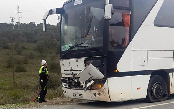 Milas’ta futbolcuları taşıyan otobüs kaza yaptı; 2 yaralı 