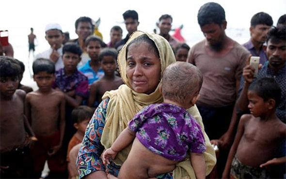 Hindistan Arakanlı mültecileri sınır dışı etti