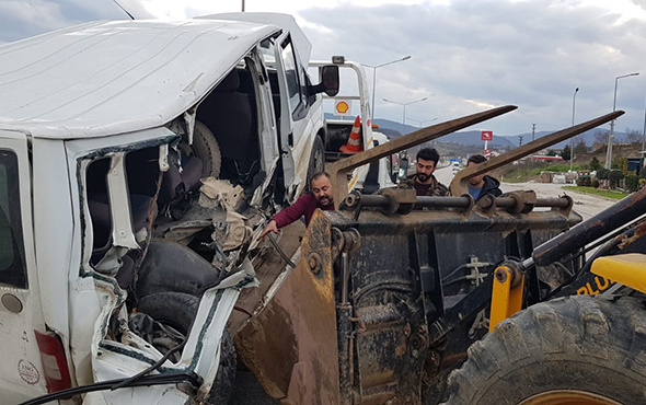 Freni boşalan iş makinesi dehşet saçtı: Yaralılar var!