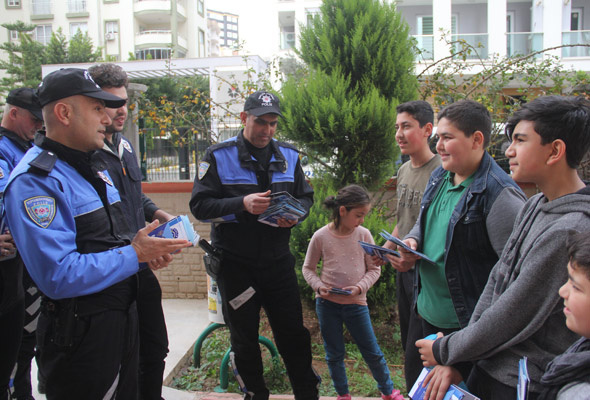 Adana’da mavi balina avı polis kapı kapı geziyor