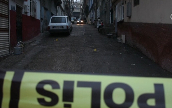 Gaziantep'te erkek tarafı pompalı tüfeklerle kız evini bastı