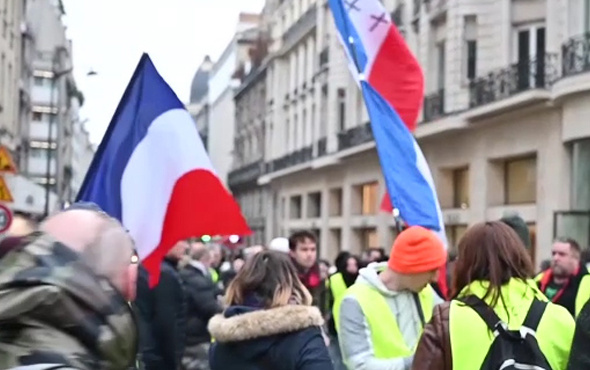 Fransa’da sarı yelekliler, sekizinci kez sokağa çıktı