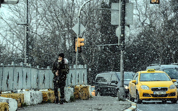 İstanbul'da beklenen kar yağışı etkili olmaya başladı