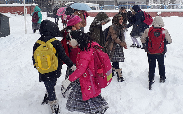 Düzce'de okullar tatil mi 8 Ocak valilik yeni duyurdu 