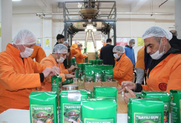 Bu da mahkumların çayı ‘Sayılı gün’ önce onlar tadıyor sonra satılıyor