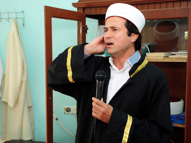 Rockçı imam Ahmet Muhsin Tüzer belediye başkan adayı oldu