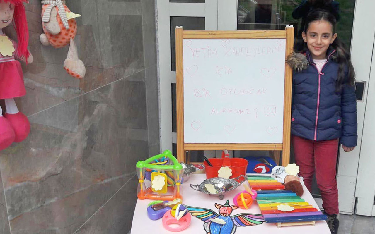 Minik Zeynep yetimler için oyuncaklarını sattı