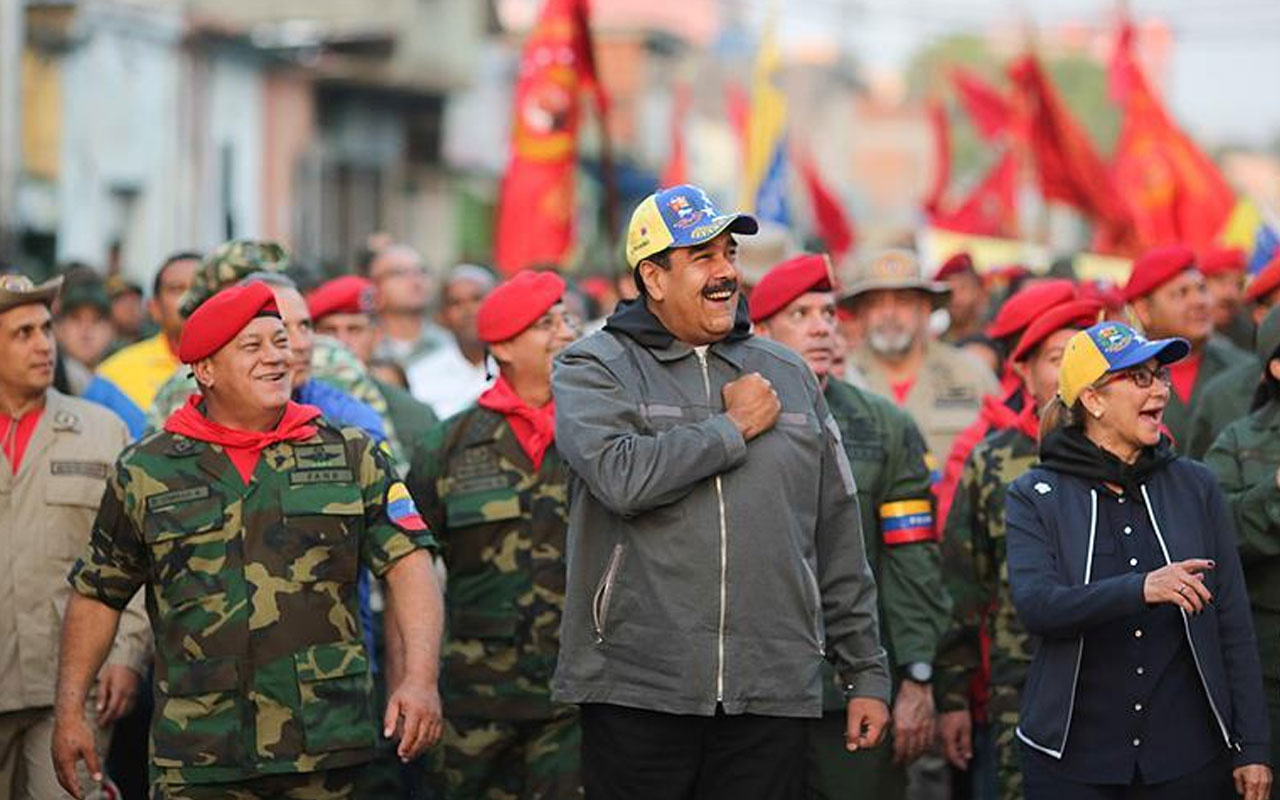 Maduro: Vatanımızı asla teslim etmeyeceğiz