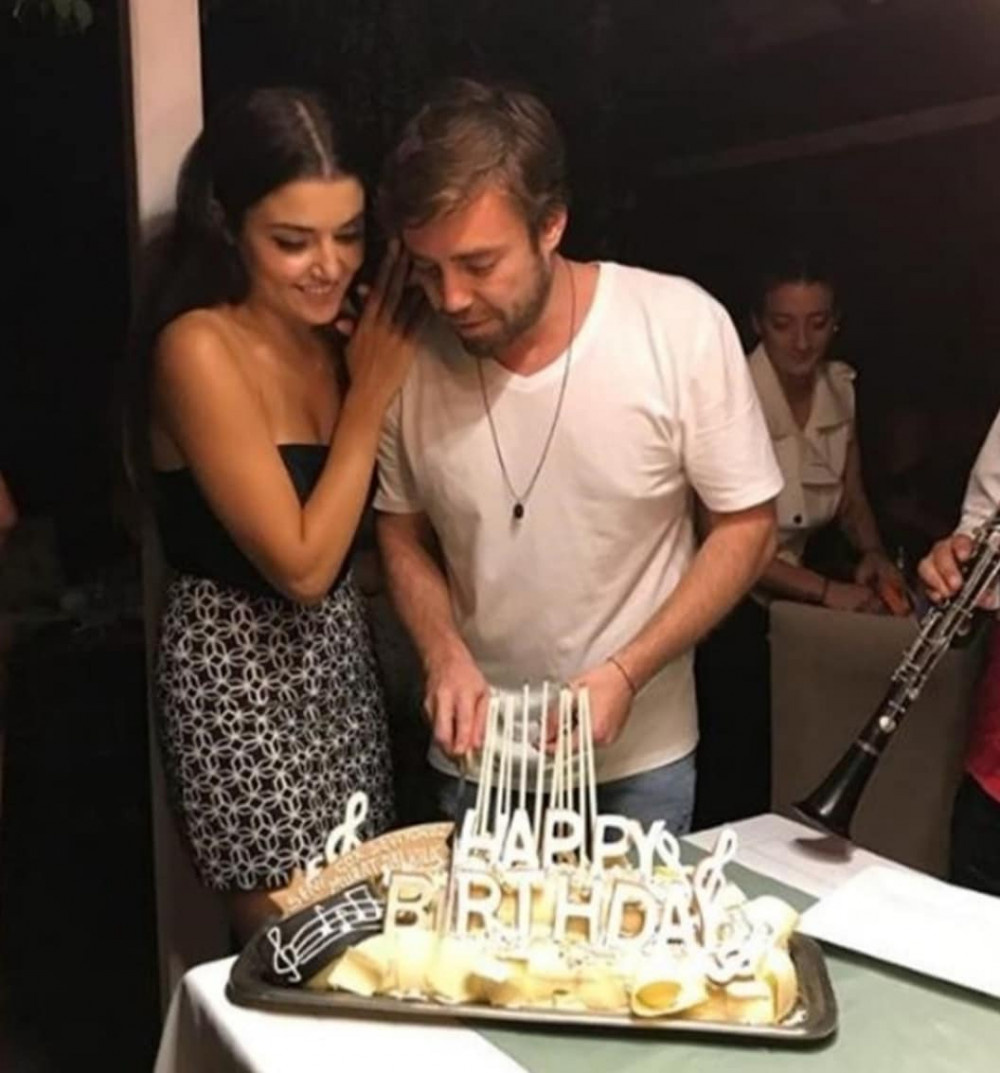 Halka'nın güzel oyuncusu Hande Erçel ile Murat Dalkılıç aşkında flaş gelişme