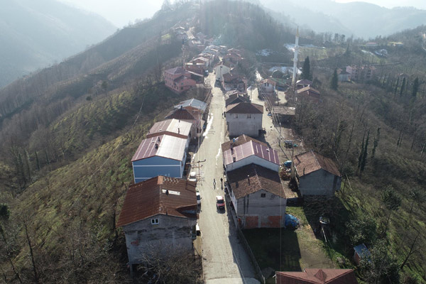 Samsun'da ilginç görüntü bir adımla il değiştiriyorlar