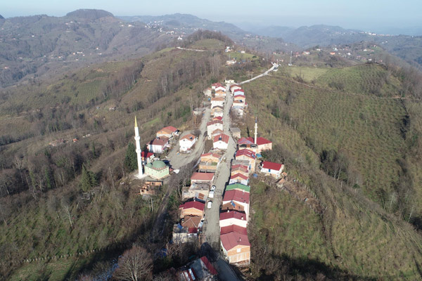 Samsun'da ilginç görüntü bir adımla il değiştiriyorlar