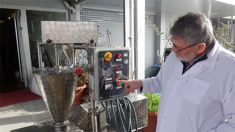 Evde zeytinyağı yapan makina! Balıkesir'de yapıldı devrim yapacak
