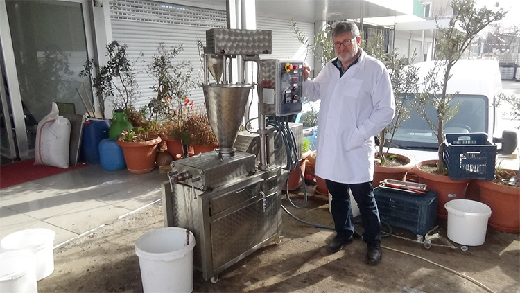 Evde zeytinyağı yapan makina! Balıkesir'de yapıldı devrim yapacak