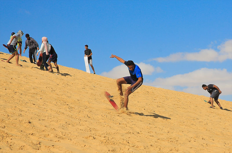 Mısır'da çöl kumunda kayak keyfi herkes bu vadiye koşuyor