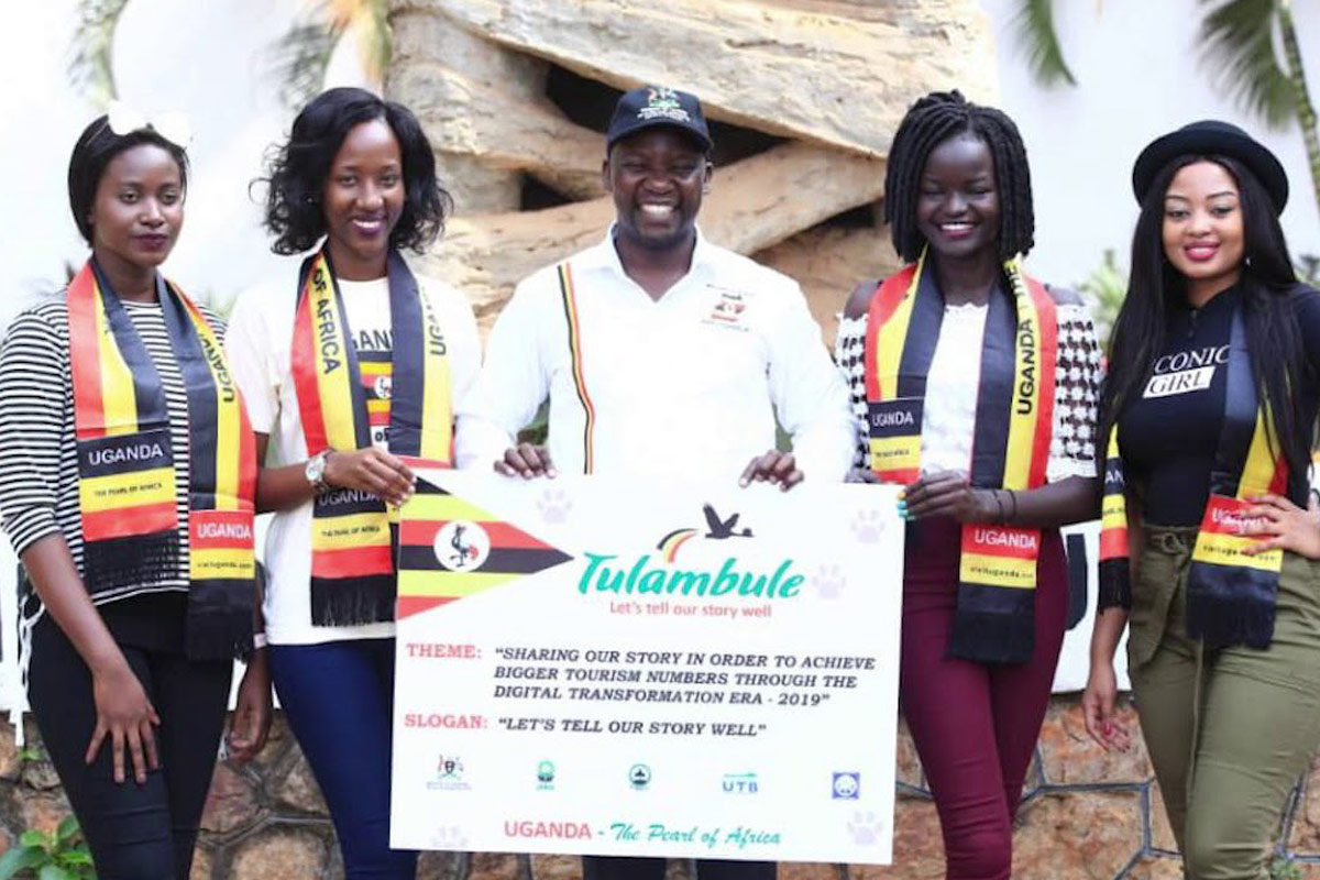 Uganda’da seksi ve kıvrımlı kadın rezaleti Turizm Bakanı değil sanki fuhuş bakanı