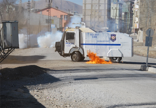 Yüksekova'da olaylar çıktı