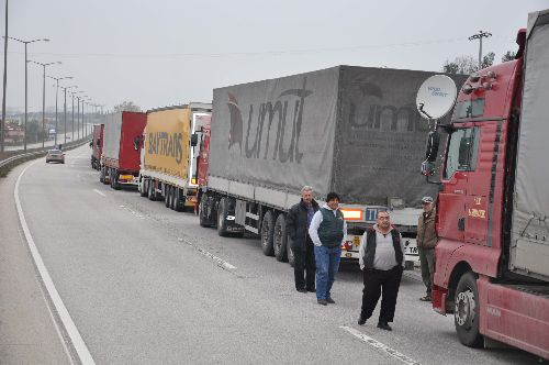 TIR'a çanak anten taktı!