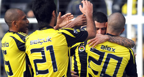 Fener yine zirvede