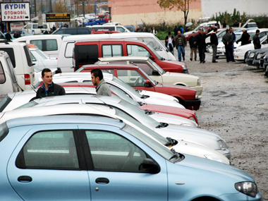 İkici el otomobilde fiyatlar düşüyor